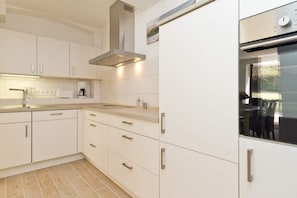 Køleskab, mikrobølgeovn, ovn, opvaskemaskine