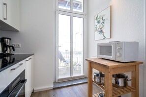 Kühlschrank, Mikrowelle, Geschirrspüler