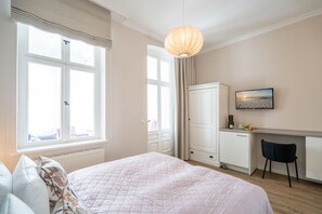 2 bedrooms, in-room safe, WiFi, bed sheets