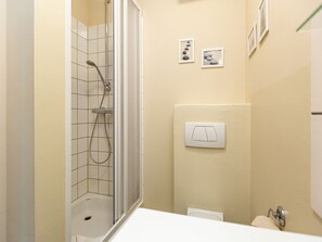 Douche, serviettes fournies