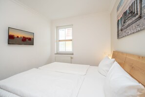 2 bedrooms, WiFi, bed sheets