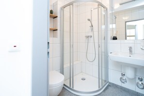 Shower, hair dryer, towels - Dune Residence, App. B11 (Heringsdorf)