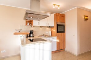 Fridge, oven, dishwasher, coffee/tea maker - Dünendomizil, App. 04 (Heringsdorf)