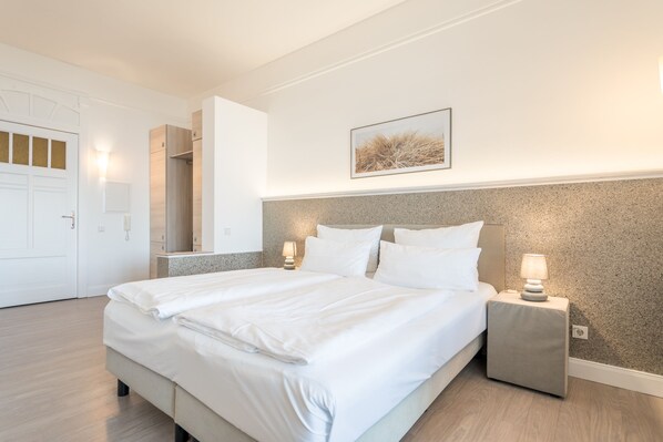 1 bedroom, in-room safe, WiFi, bed sheets