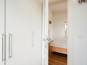 2 chambres, coffres-forts dans les chambres, Wi-Fi, draps fournis