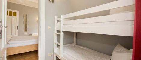 2 bedrooms, in-room safe, WiFi, bed sheets
