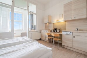 1 bedroom, in-room safe, WiFi, bed sheets