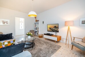 Tv och eldstad