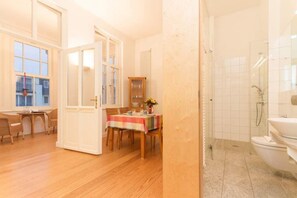 Unclassified image, 3 of 16, button