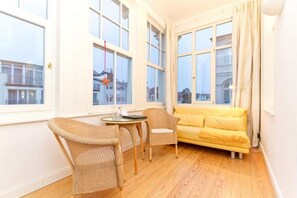 Unclassified image, 2 of 16, button