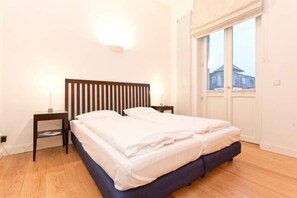 Unclassified image, 4 of 16, button