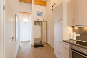 Unclassified image, 5 of 22, button