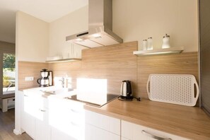 Fridge, microwave, dishwasher, coffee/tea maker