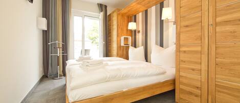 2 bedrooms, in-room safe, WiFi, bed sheets