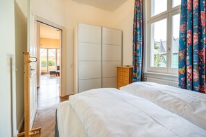 2 Schlafzimmer, Reisekinderbett, WLAN, Bettwäsche