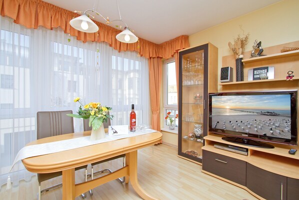 Interior - Residence Bismarck, App. 11 (Heringsdorf)