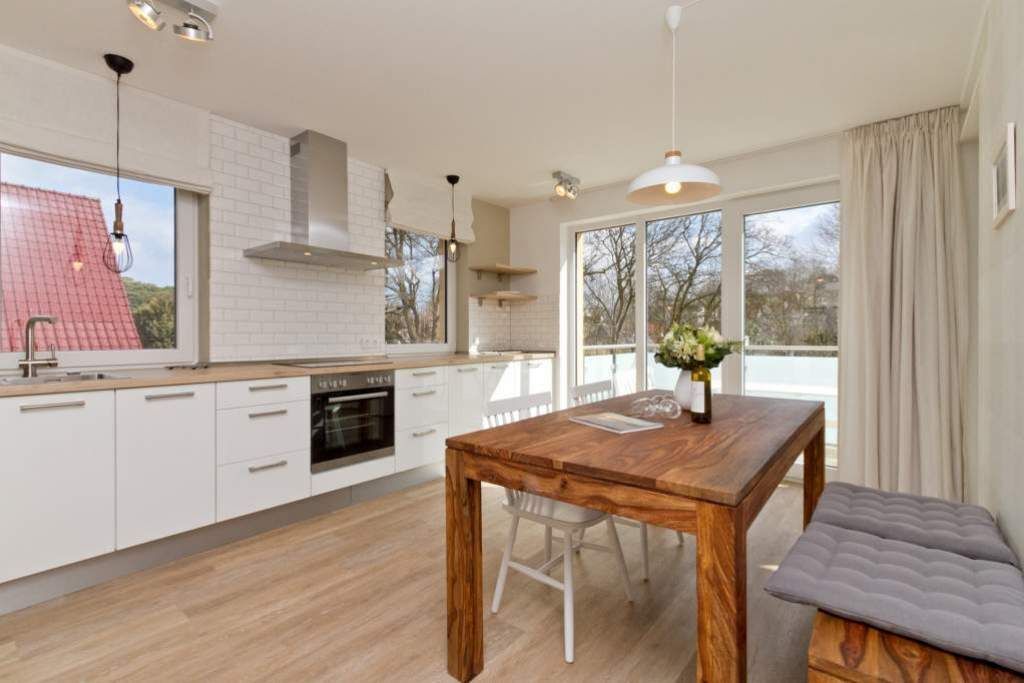 Fridge, oven, coffee/tea maker, electric kettle