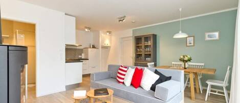 Televisión y chimenea