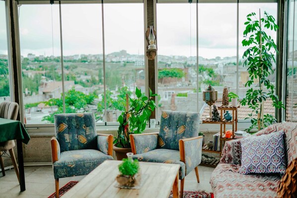 52-inch LED TV with cable channels, TV, heated floors - Duru Cappadocia Stone House (Nevsehir)