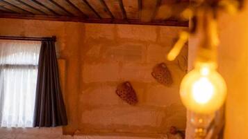 Deluxe Room | Individually decorated, individually furnished, desk, laptop workspace