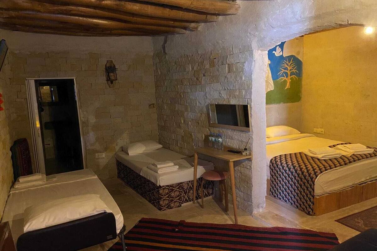 Family Room | Desk, laptop workspace, iron/ironing board (on request), WiFi (free)