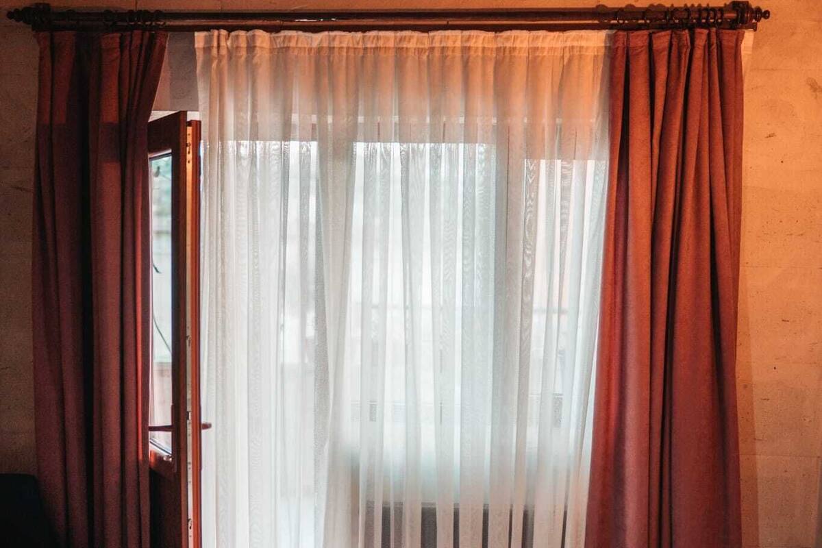 Standard Room, Non Smoking | Desk, laptop workspace, iron/ironing board (on request), WiFi (free)