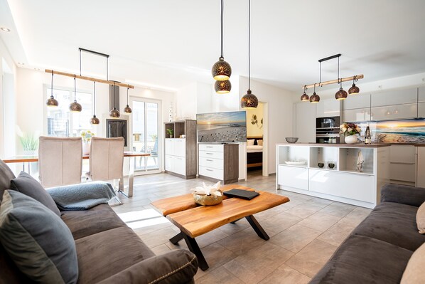 Télévision, cheminée