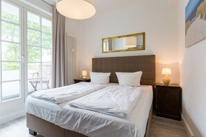 2 bedrooms, bed sheets