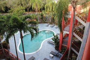 Pool - Boca Suites Deerfield Beach Surestay Collection BW (Deerfield Beach)