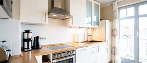 Refrigerador, microondas, horno y lavavajillas