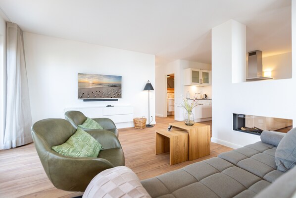 Fernseher, Kamin
