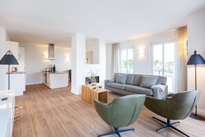 TV, fireplace - Domizil Meerzeit, App. 3 (Heringsdorf)