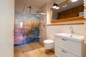 Een douche, een haardroger, handdoeken