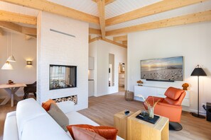 TV, fireplace - Domizil Meerzeit, App. 4 (Heringsdorf)