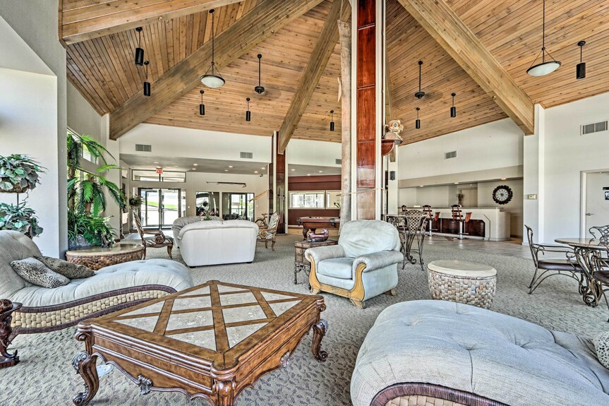 Relax By Pools: Top-floor Lands End Corner Unit - Osage Beach, MO