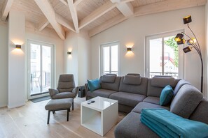 TV, fireplace - Domizil Meerzeit, App. 9 (Heringsdorf)