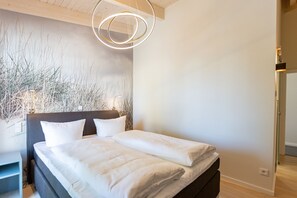 2 bedrooms, in-room safe, WiFi, bed sheets