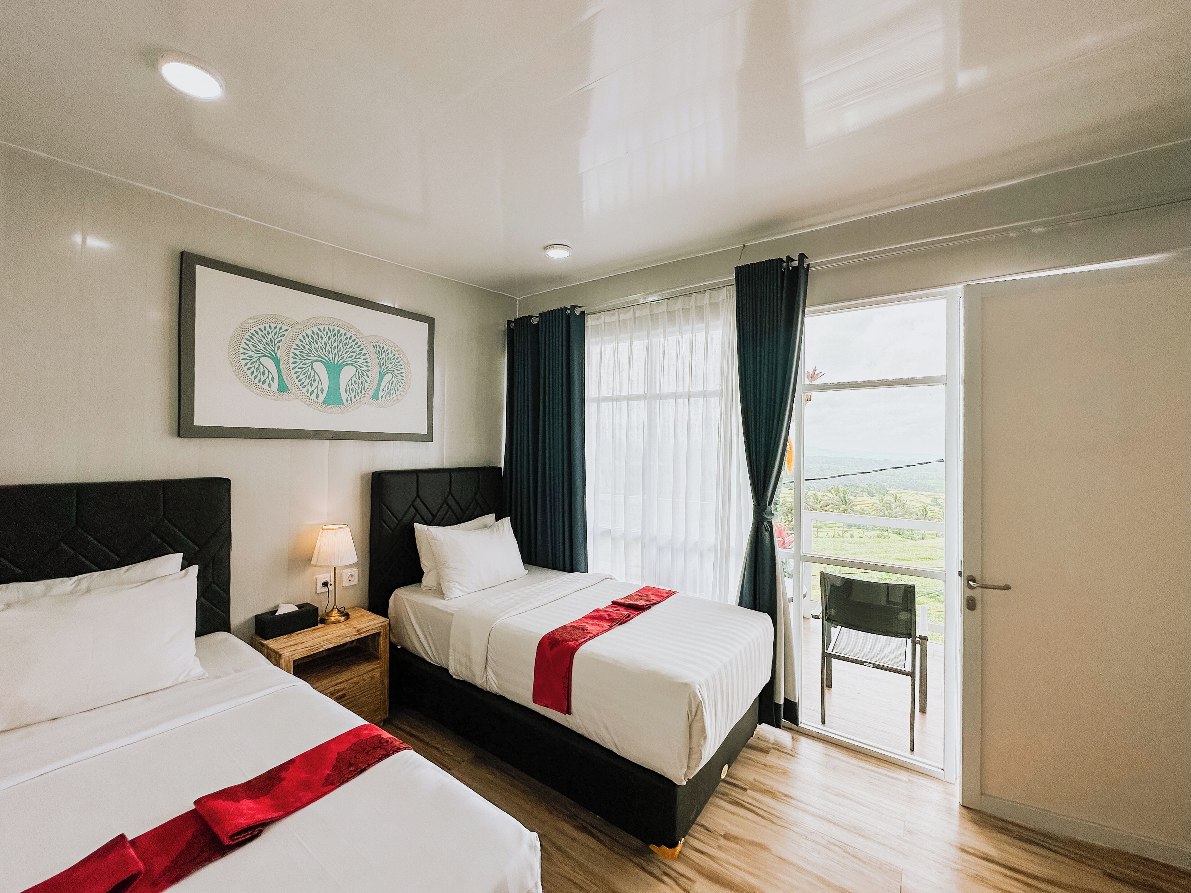 Superior Twin Room, Mountain View | Desk, free WiFi, bed sheets