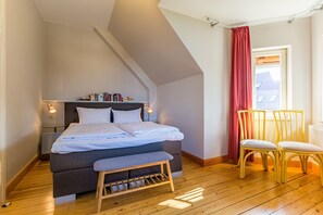1 bedroom, travel crib, WiFi, bed sheets