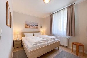 2 Schlafzimmer, Reisekinderbett, WLAN, Bettwäsche