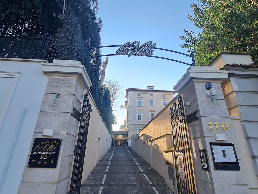 Fachada da propriedade