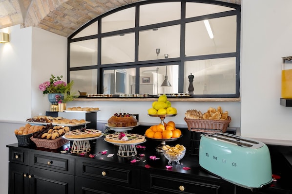 Breakfast buffet