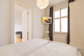 1 Schlafzimmer, Schreibtisch, WLAN, Bettwäsche