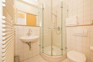 Hårtørrer, håndklæder