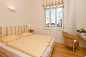 2 室のベッドルーム、セーフティボックス (室内)、WiFi、ベッドシーツ