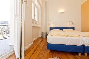 2 bedrooms, in-room safe, WiFi, bed sheets