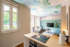 Kühlschrank, Mikrowelle, Ofen, Geschirrspüler