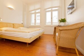 1 bedroom, in-room safe, WiFi, bed sheets