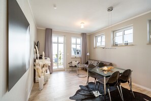 Fernseher, Kamin