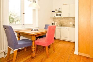 Dining - Villa Astrid, T2 Rostock (Heringsdorf)